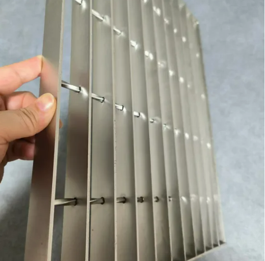Swage-Locked Steel Bar Grating with High Strength-to-Weight Ratio for Minimum Deflection and Maximum Safety