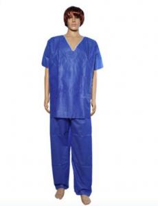 China Nonwoven Breathable Disposable Scrub Suits With Short Sleeves / Anti Blood / Alcohol on sale