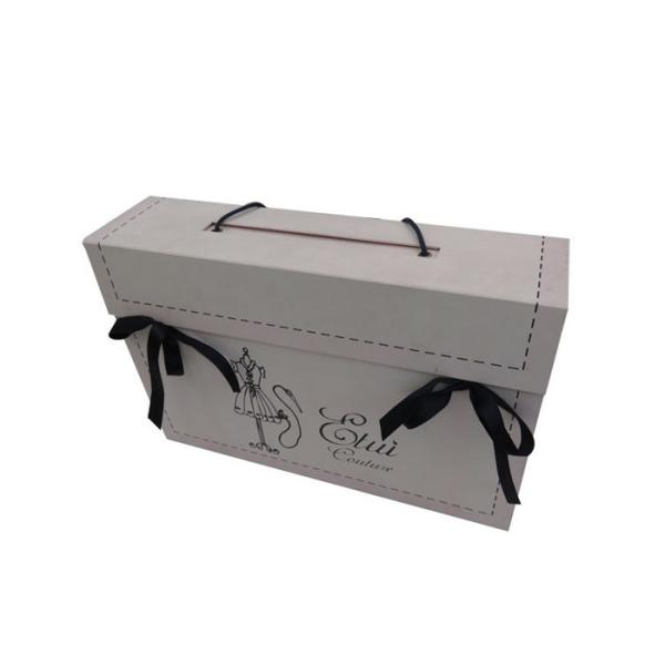 Hot Embossing Red / White Cardboard Gift Boxes With Handles Nontoxic UV Printing