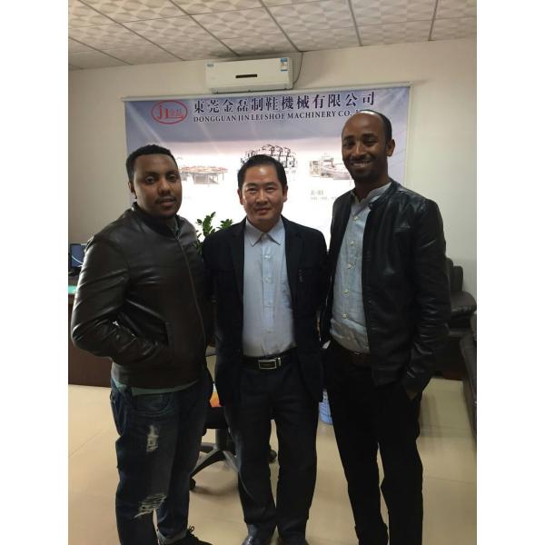 Servo System Plastic Shoes Making Machine For EVA Foaming Slipper Sandals Shoes Boots With 300-400 Pairs/ Hour