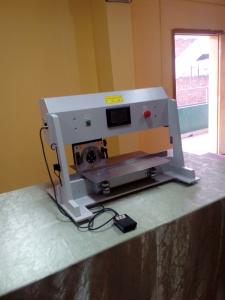 Quality PCB Depaneling Machine with LCD Program Control Precision CWV-1A for sale