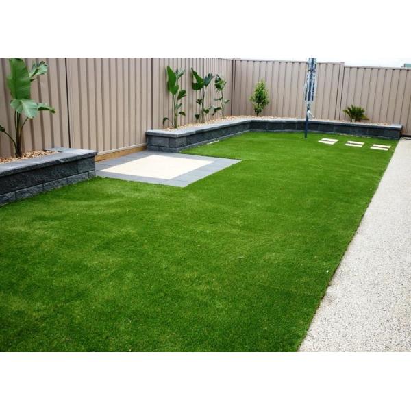 Removable Recycled Artificial Grass Carpet Green Color Easy Installation Cesped