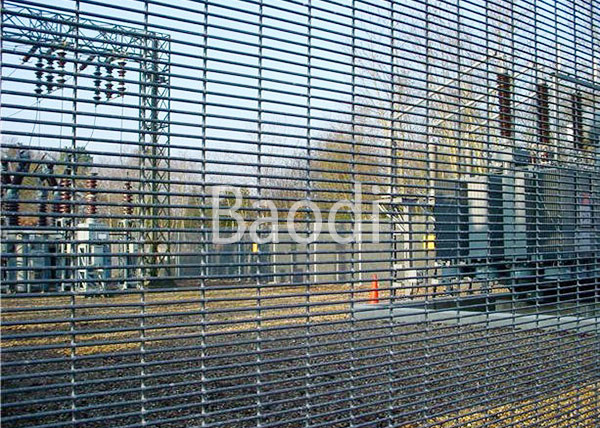 Welded Steel Anti Climb Mesh Fence Easily Assembled With Post / Low Carbon Wire