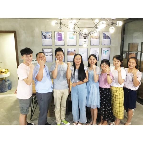 Modular Office Dividing Wall Soundproof Glass Cubicle Walls Designer Glass Partition with Blinds for Bank Office