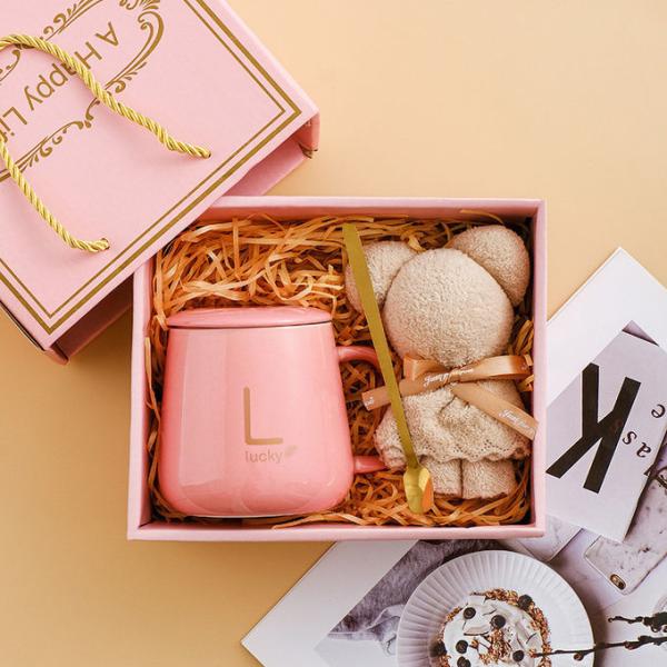 Elegant Ceramic Mugs With Golden Crown Accents Vibrant Checkered Patterns Red White For Luxurious Coffee Tea Rituals