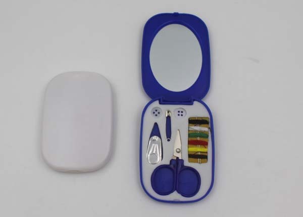 Blue Color Domestic Small Sewing Kit Tool With Hair Brush Set 8.8*5.9*1.2cm