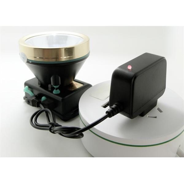 Lightweight 350mA 3.7 V Li Ion Battery Charger For Battery 18650 Plug In Connection