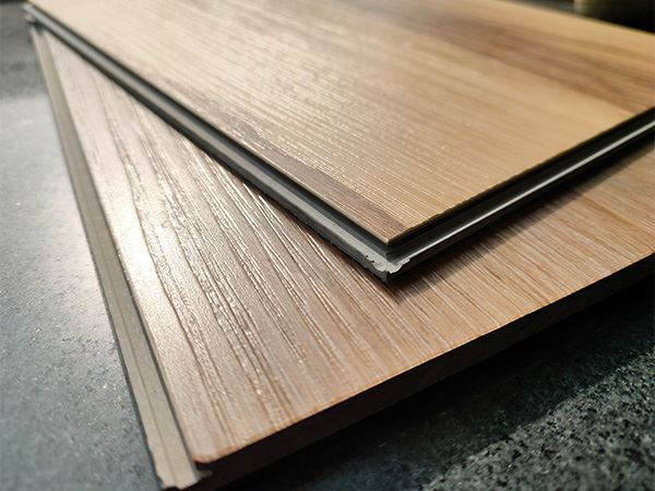 Supply Real Wood Veneer SPC Flooring with Advanced Click System and SPC Rigid Core