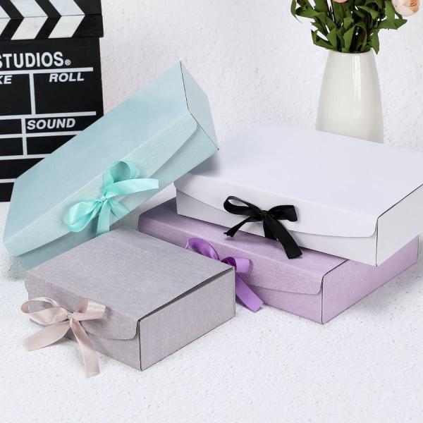 Cosmetic Cardboard Folding Gift Box Perfume Lipstick Paper Carton Box Magnetic Closure