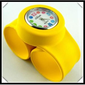 China Promotion gift cartoon kids silicone slap watch on sale