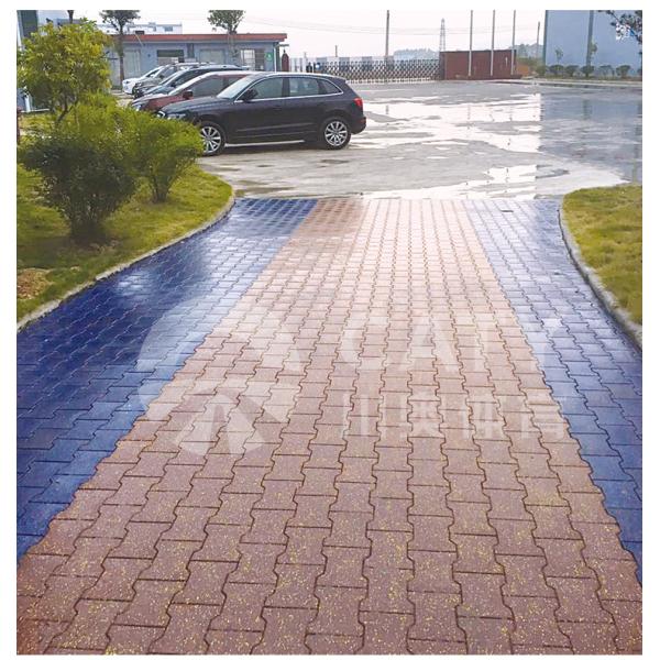 Resilient Interlocking Rubber Pavers Outdoor Multicolor Wear Resistant