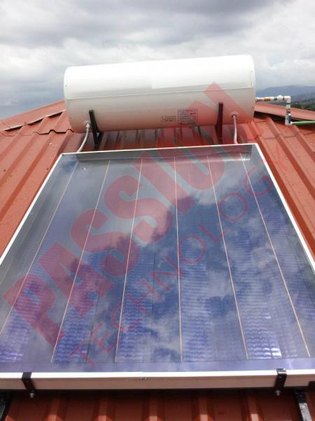 Buy Rooftop Pressurized Flat Plate Solar Water Heater , Solar Powered Heater Blue Film Coating at wholesale prices