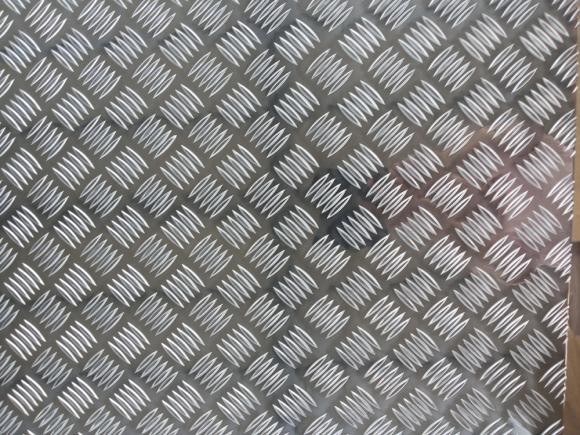 Tread Aluminum Sheet 5 Small Bar 1050 H244 Paper Interleave Aluminum Checkered Plate
