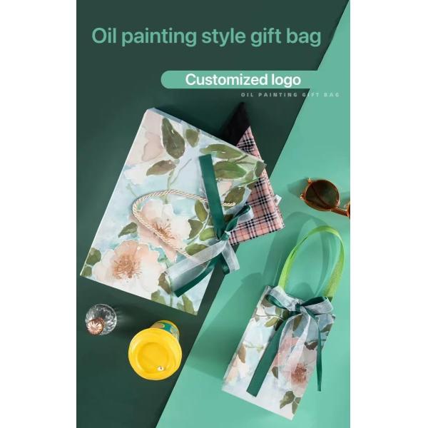 Logo Printed Cosmetic 230gsm Present Paper Bags Twisted Rope Handle Paper Bags