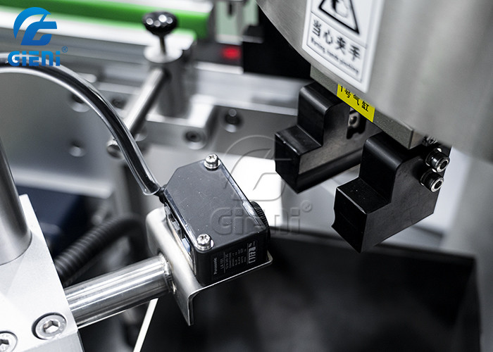 SS304 Frame Rotary Lip Balm Bottom Labeling Machine PLC Control