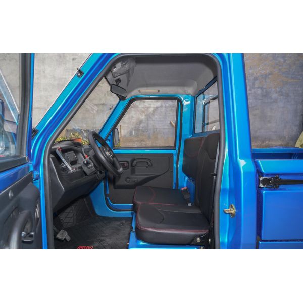 EU Standard Mini EV Bus Pickup 4WD Compact Trucks 2000KG Towing