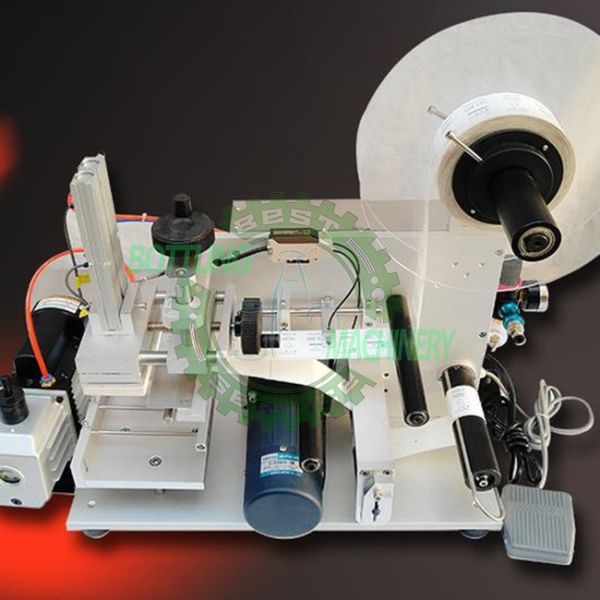 Semi-Auto Self-Adhesive Square / Flat Water Glass Bottle Labeling Machine