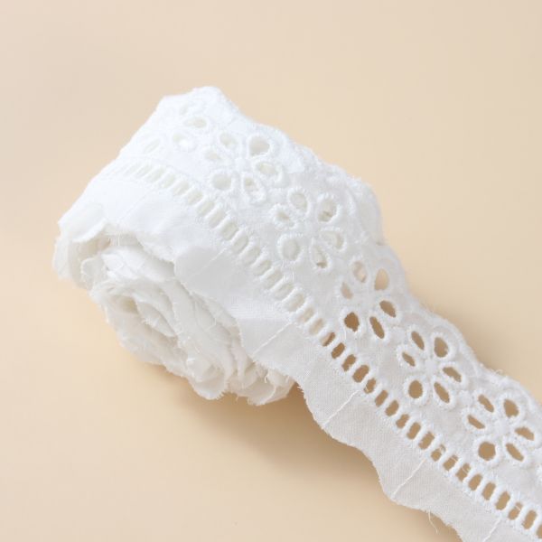 Polyester Embroidery Lace Fabric White Embroidery Lace Trim For Dress