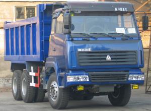 China Sinotruk Heavy Duty Tipper Trucks Right Hand Driving 336 HP Tri Axles Front Lifting on sale