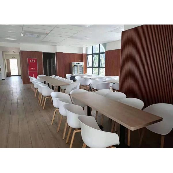 Nordic Wooden Leg Plastic Chair PP Seat Plastic Dining Armchair