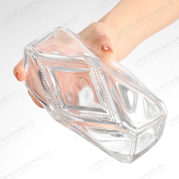 Diamonds Shaped Glass Tequila Bottle 500ml 700ml 750ml for Wine Industrial Beverage