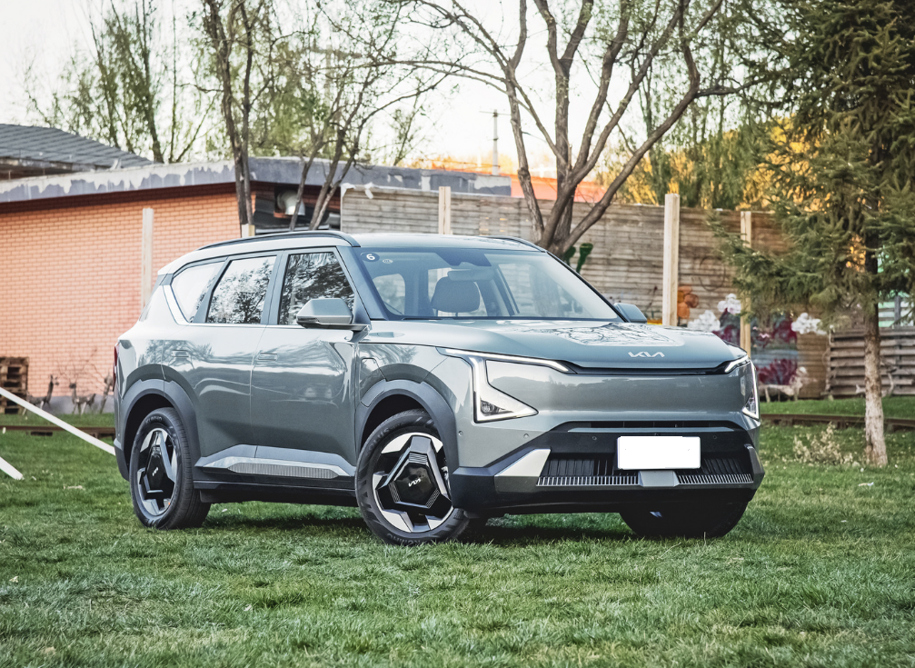 KIA EV5 Land 530KM Midsize SUV 4x4 Electric Vehicle with Lithium Battery in High Demand