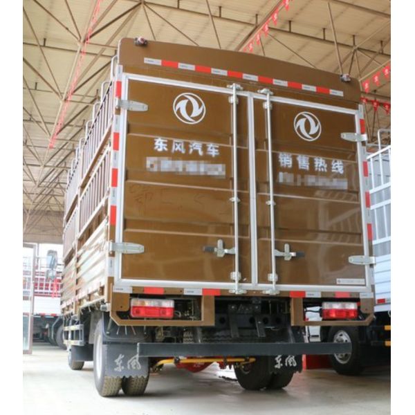 Wider Cab Diesel 4x4 Cargo Truck Light Weight 5.5T Rear Axle Rated