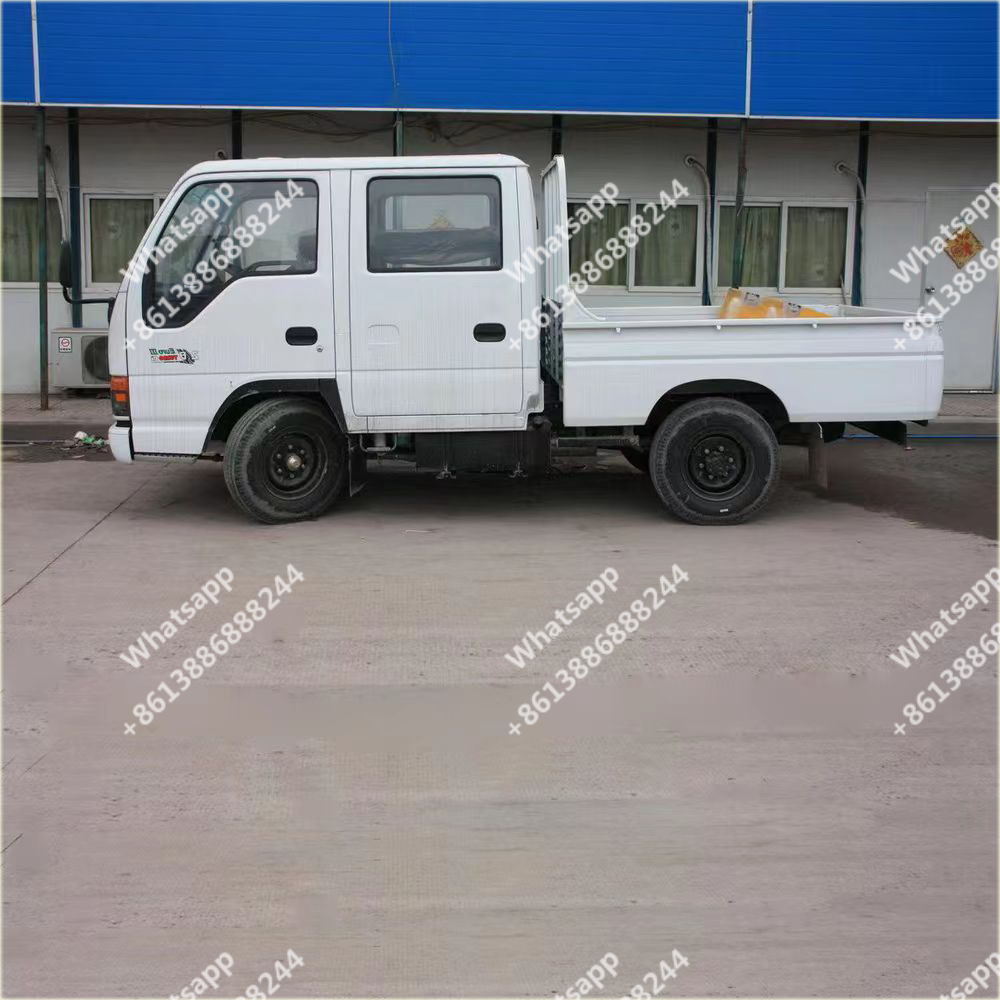 4*2 White I s Uzu Double Row Fence Plate Type Delivery Truck Freight Truck Load Cargo