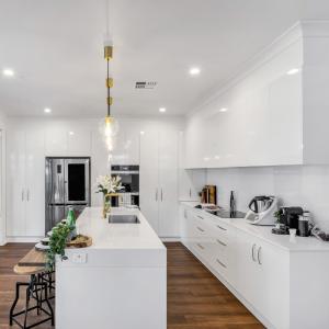 DTC Acrylic Kitchen Furniture Modern Moisture Proof 18mm Kitchen Unit