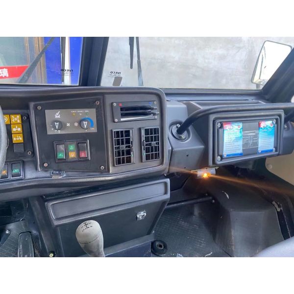 4X2 Used Iveco 2046 Diesel 3.2T Police Off Road Vehicle