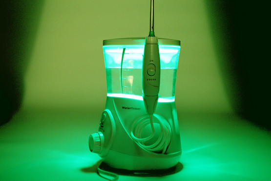 LED light Massage 700ML Volume 100-240V wholesale gum care oral irrigator dental water flosser