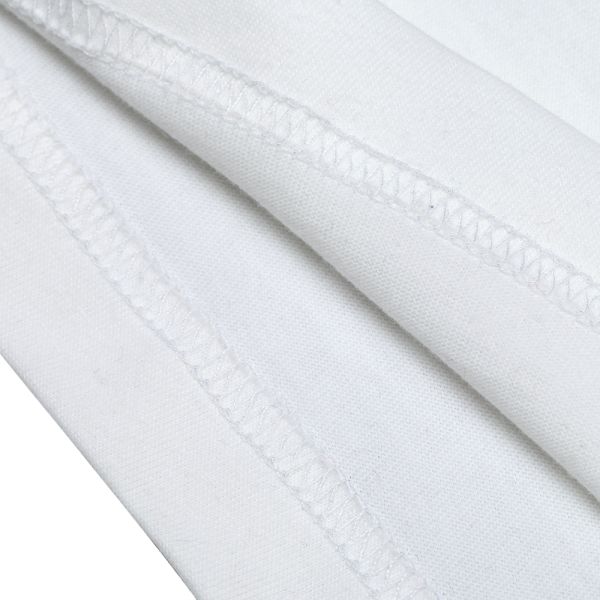 Men's casual T-shirt breathable waterproof, wrinkle-resistant and easy to clean.