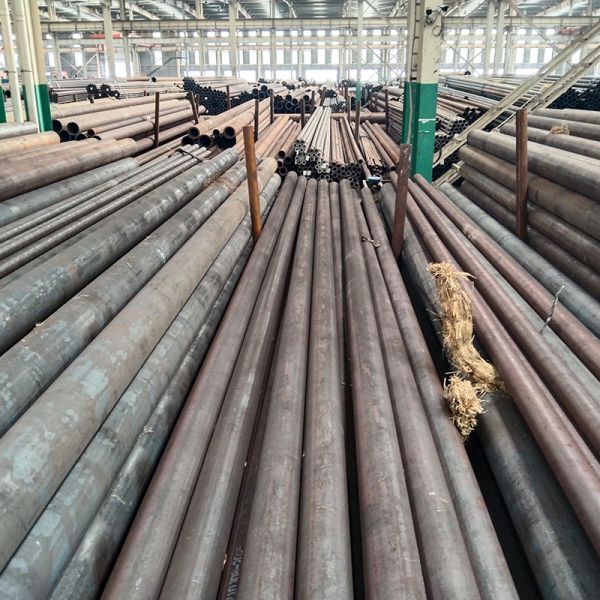ASTM A335 Carbon Steel Pipe Hot Rolled 4 Inch 5 Inch Outer Diameter For Oil And Gas Pipeline