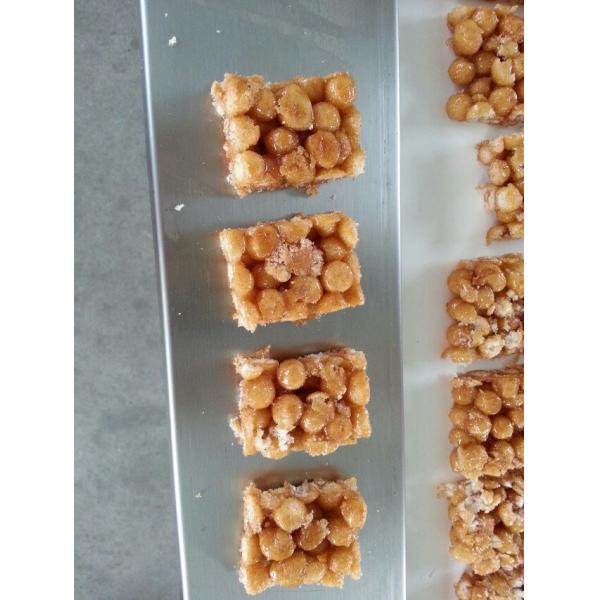 Puffed rice candy cake / chocolate Bar Making Machine , popcorn ball forming machine