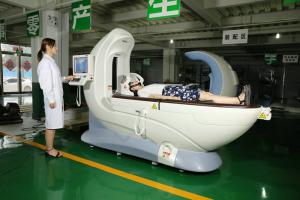 Quality Accurate Positioning Spinal Decompression Therapy Machine Decompression Traction System for sale