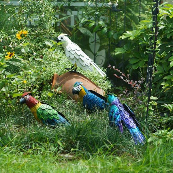 Multicolor Metal Bird Yard Ornaments Weatherproof Small Metal Animal Sculptures