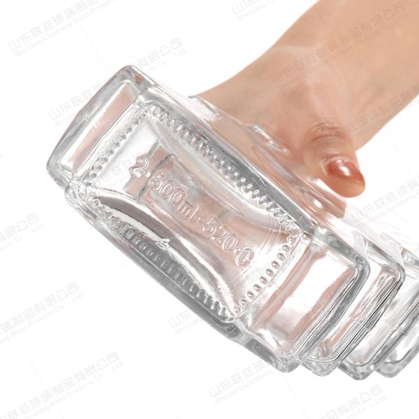 Crystal Whisky Glass Clear Triangle Shape Wine Bottle Perfect for Brandy Packaging