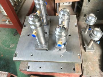 Fully automatic Pet mineral water bottle blow molding machine 2,4,6 cavity high speed high quality