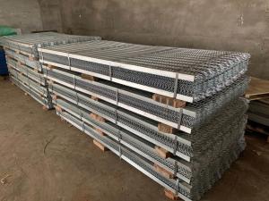 Quality Stainless Steel Staircase Anti - Slip Steel Mesh / Expanded Metal Fence Free Sample for sale