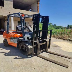 China Used Toyota Forklift 3.5T Small Material Handler on sale