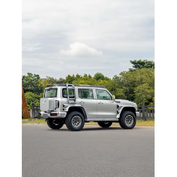 GMW Tank 300 2.0T Large Off-Road SUV with 2750MM Wheelbase and 227PS Maximum Power