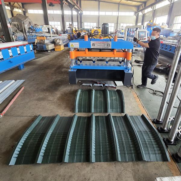 Hydraulic Cutting Tr4 Roofing Sheet Roll Forming Machine for Sales with Crimping Together
