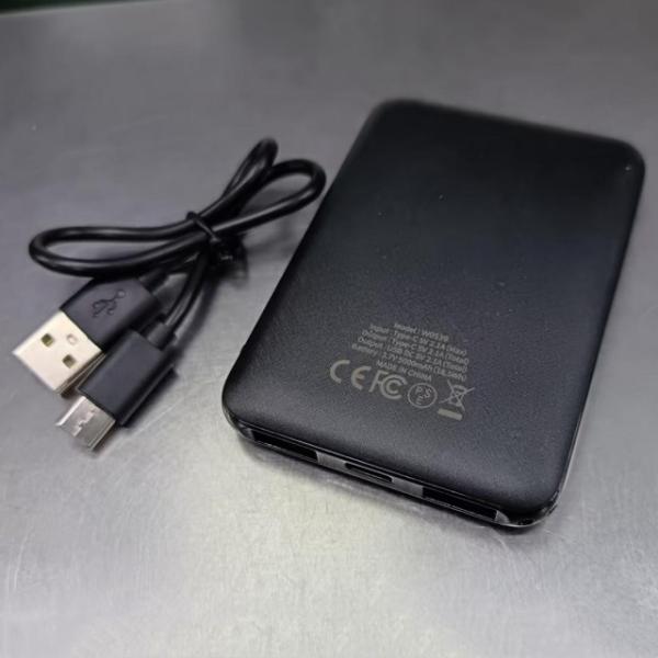 Super Slim USB C Power bank 5000mAh 4000mAh 2 USB A Output 5V 2A