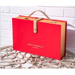 Quality OEM Red Glossy Collapsible Magnetic Gift Boxes UV Coating for sale