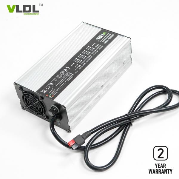 Automatic AGM CC CV 8A 60V Battery Charger 72V Or 73.5Vdc Output With Mounting Feet
