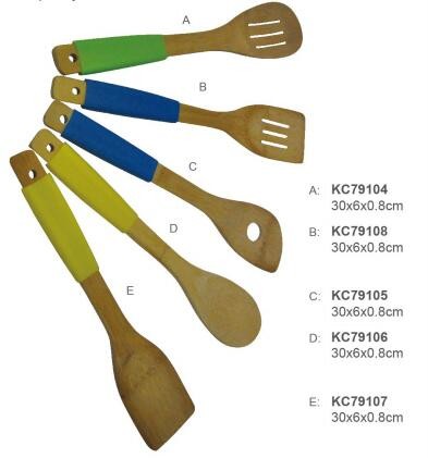 Wholesale wooden kitchen utensils,cooking spoon with long handle