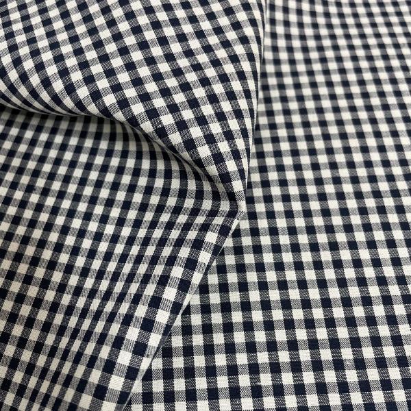 102GSM 100X70 40X40 Yarn Dyed Fabric 62/63" Width