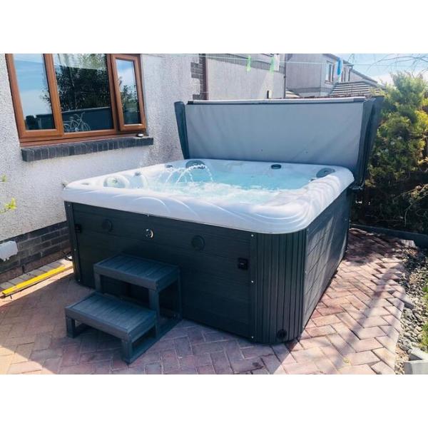 Garden 5 Seats Luxury Massage Spa Bathtub Outdoor Whirlpool Hot Tub Acrylic Freestanding Spa Tub For Villa