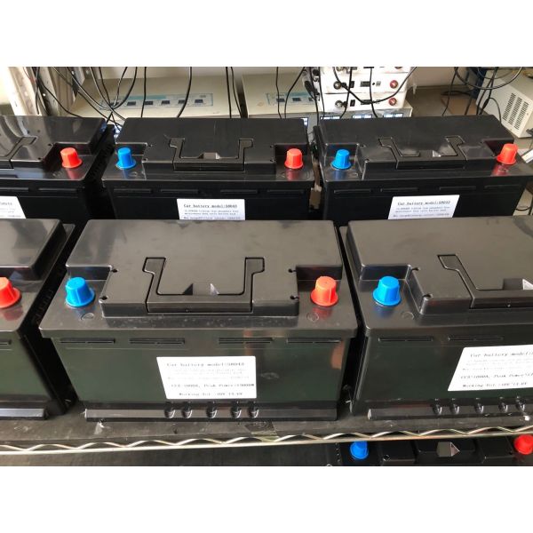 Smart 1000CCA Lithium Ion Car Starter Battery 12V 40Ah With A Plug And Play System