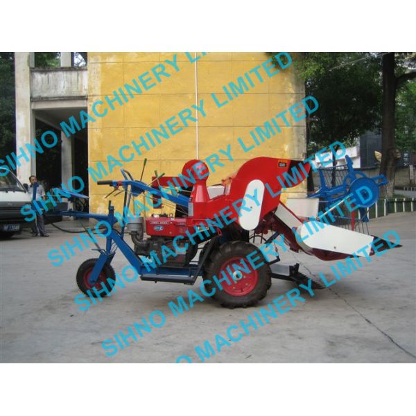 4l-0.7 mini grain harvester, paddy combine harvester with Tyre wheel